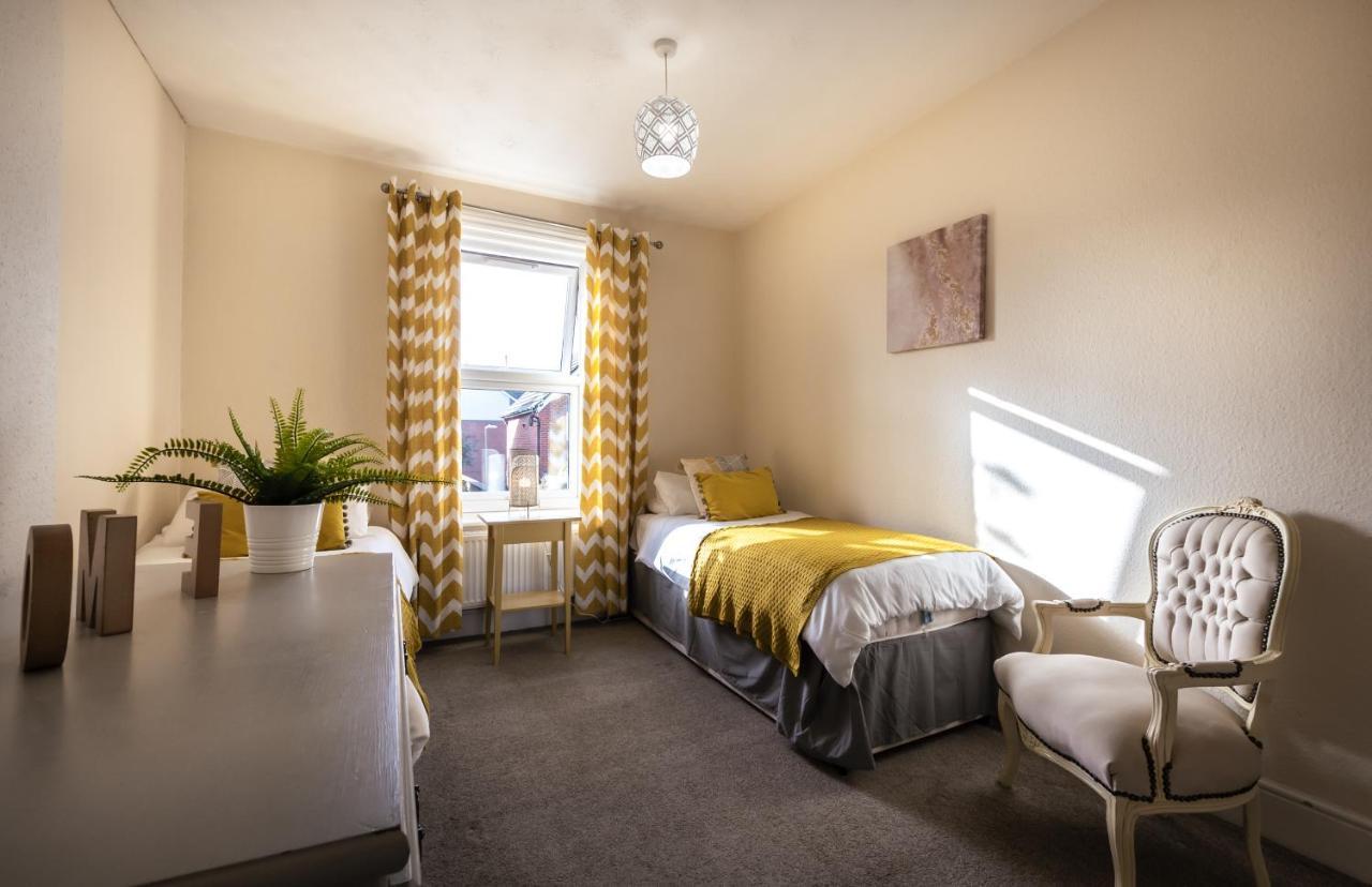 3-Bedroom House L Fast Wi-Fi L Garden L Newly Decorated L Close To Shops And Restaurants Bournemouth Eksteriør bilde