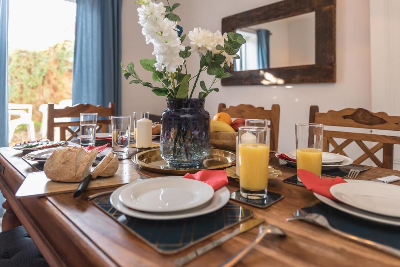 3-Bedroom House L Fast Wi-Fi L Garden L Newly Decorated L Close To Shops And Restaurants Bournemouth Eksteriør bilde