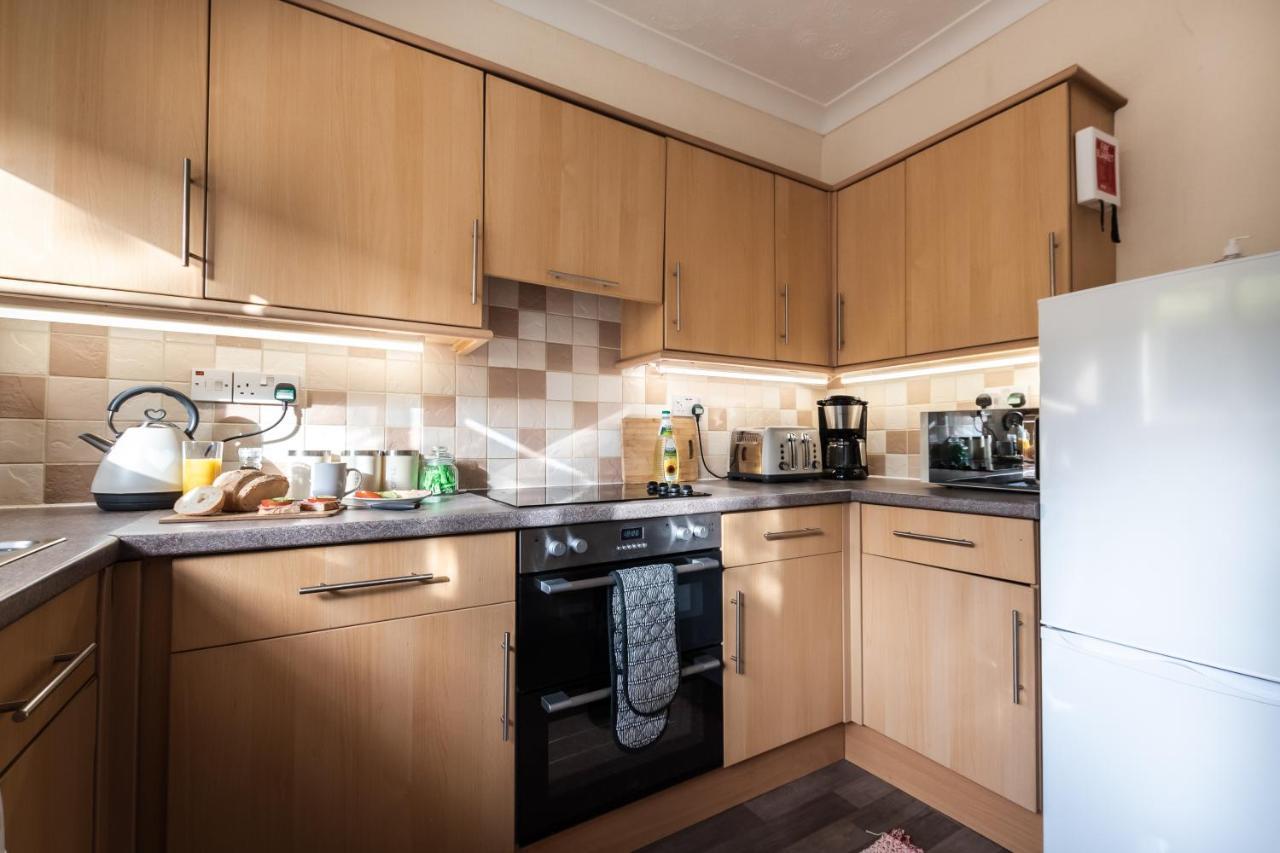3-Bedroom House L Fast Wi-Fi L Garden L Newly Decorated L Close To Shops And Restaurants Bournemouth Eksteriør bilde