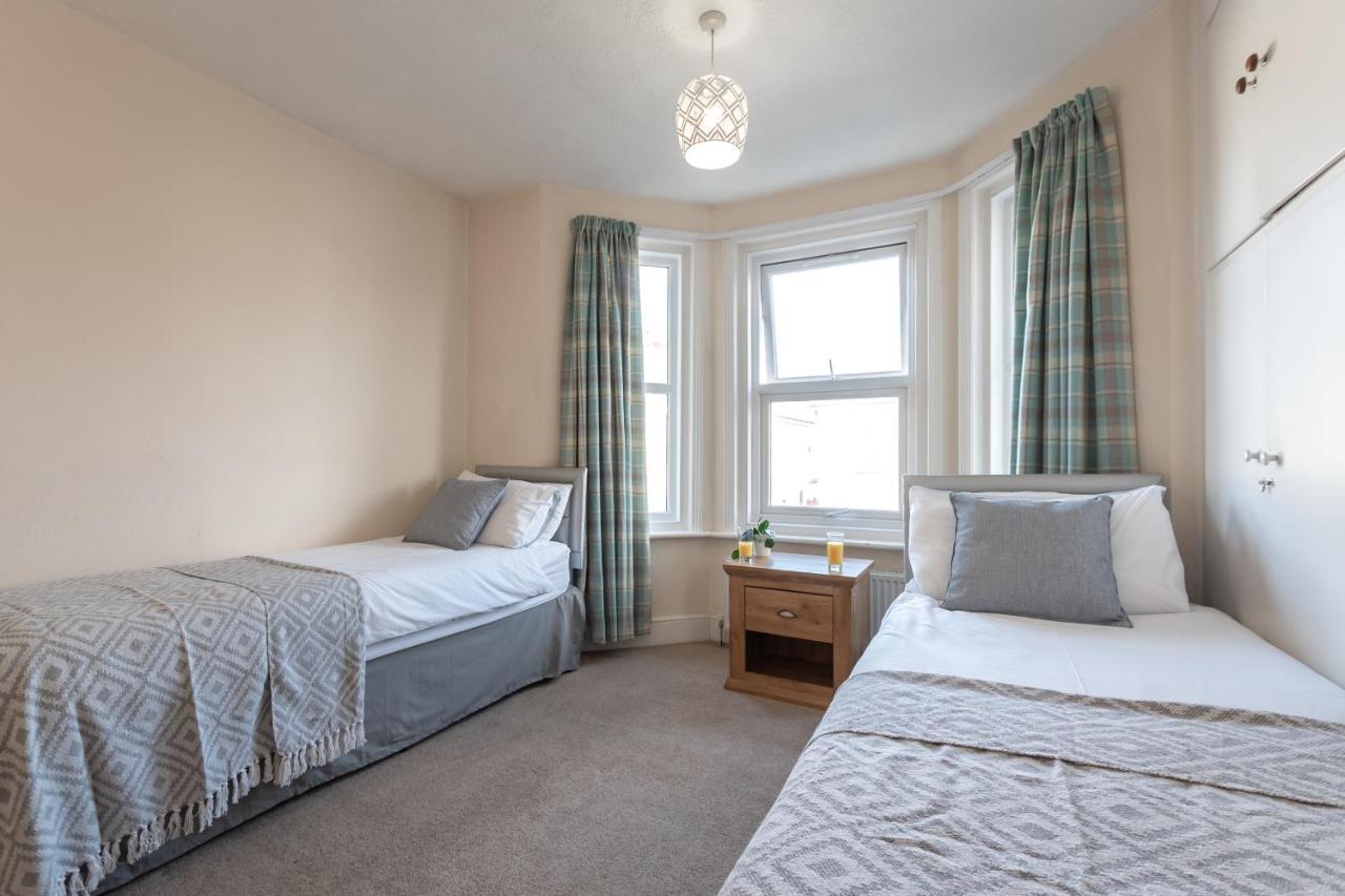 3-Bedroom House L Fast Wi-Fi L Garden L Newly Decorated L Close To Shops And Restaurants Bournemouth Eksteriør bilde